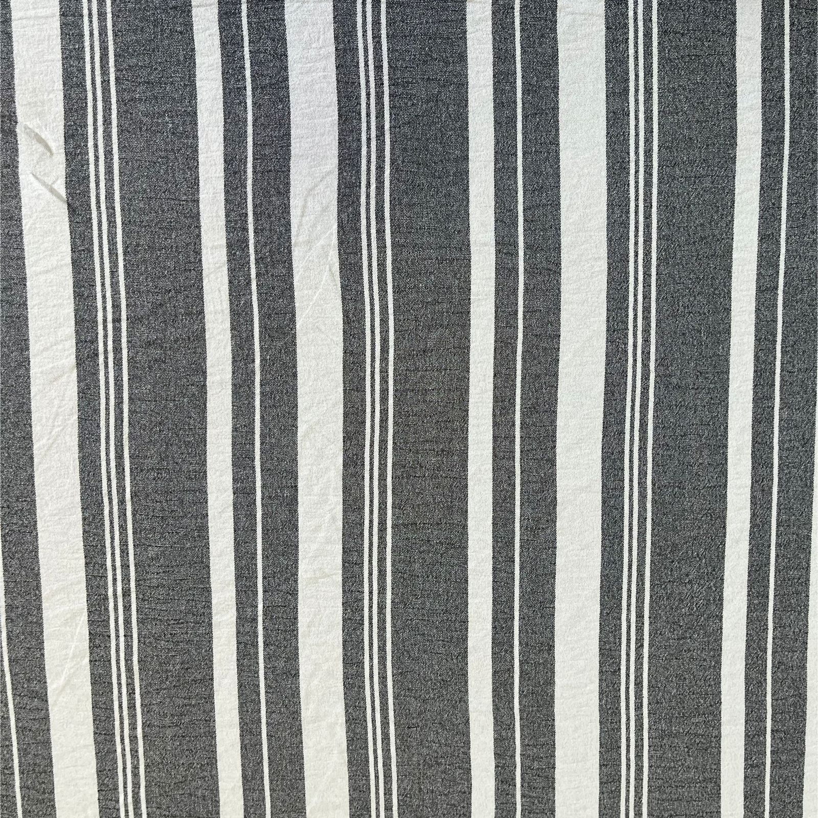 CREPE DUNA LISTRAS PRETO COM BRANCO 100% POLIESTER COM 1,40 LG