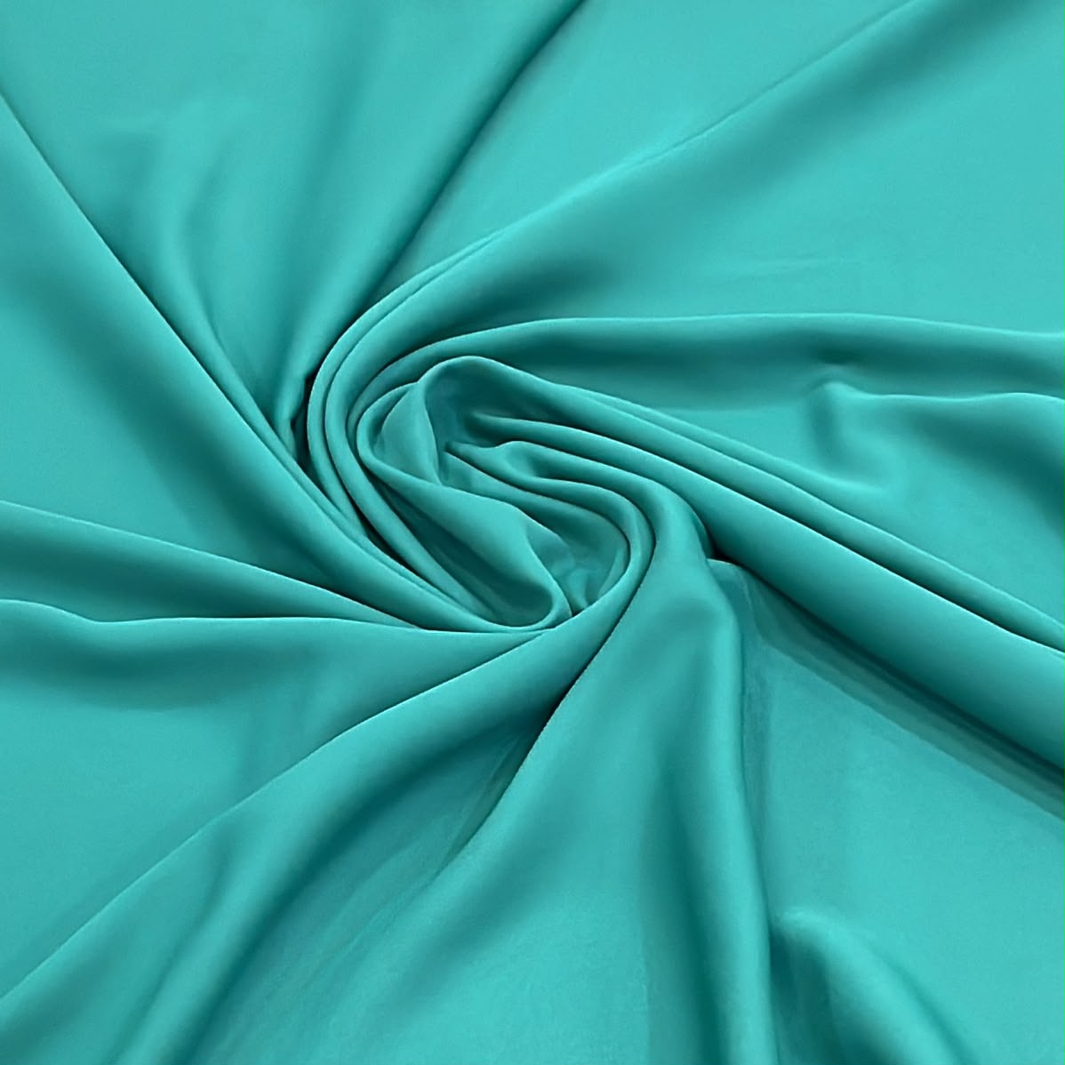 TECIDO CREPE GEORGETE COR VERDE 100% POLIÉSTER COM 1,40 LG