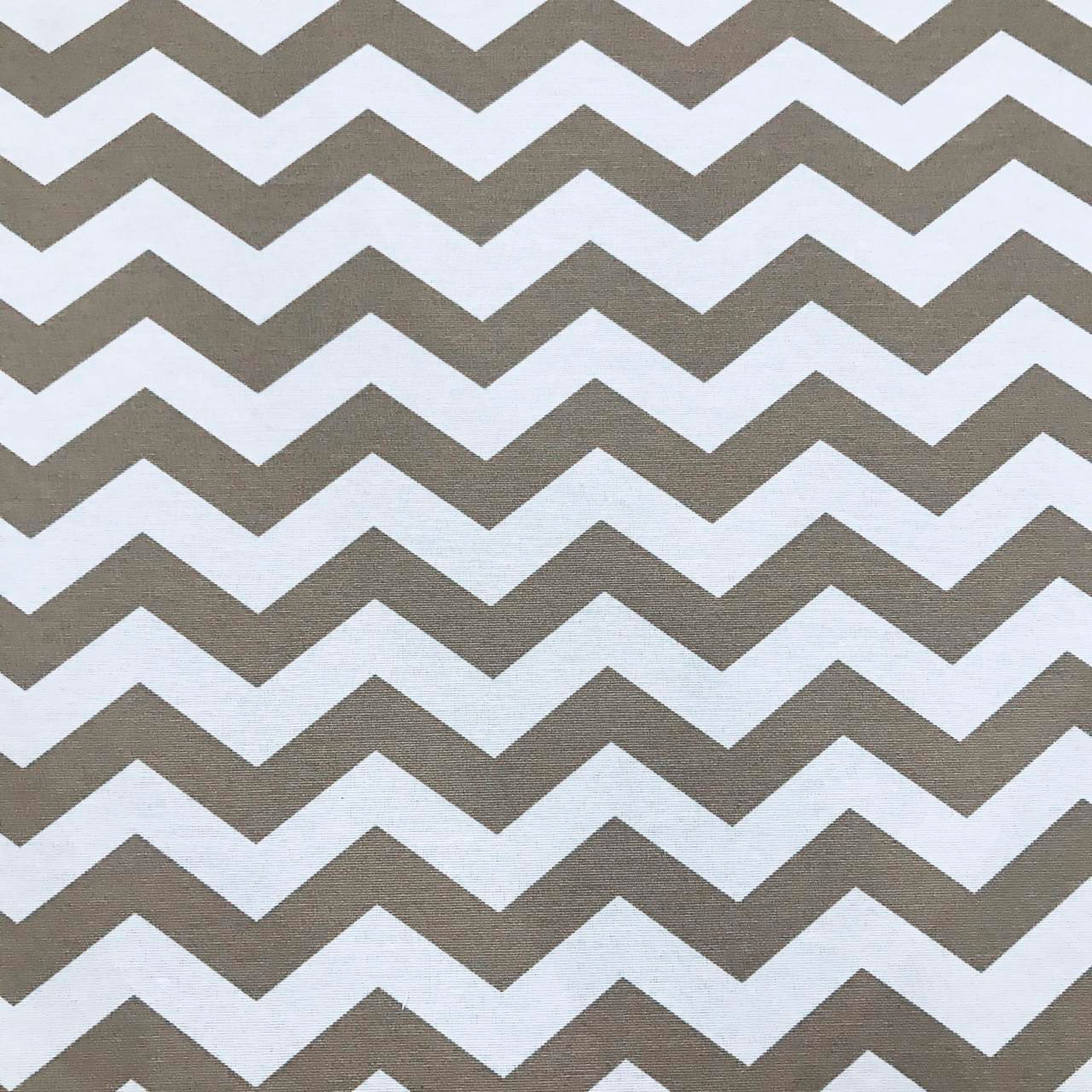 TECIDO DECORAÇÃO WATERBLOCK BELIZE COM PROTEÇÃO CHEVRON BRANCO COM BEGE 67% ALGODÃO 33% POLIÉSTER COM 1,40 LG