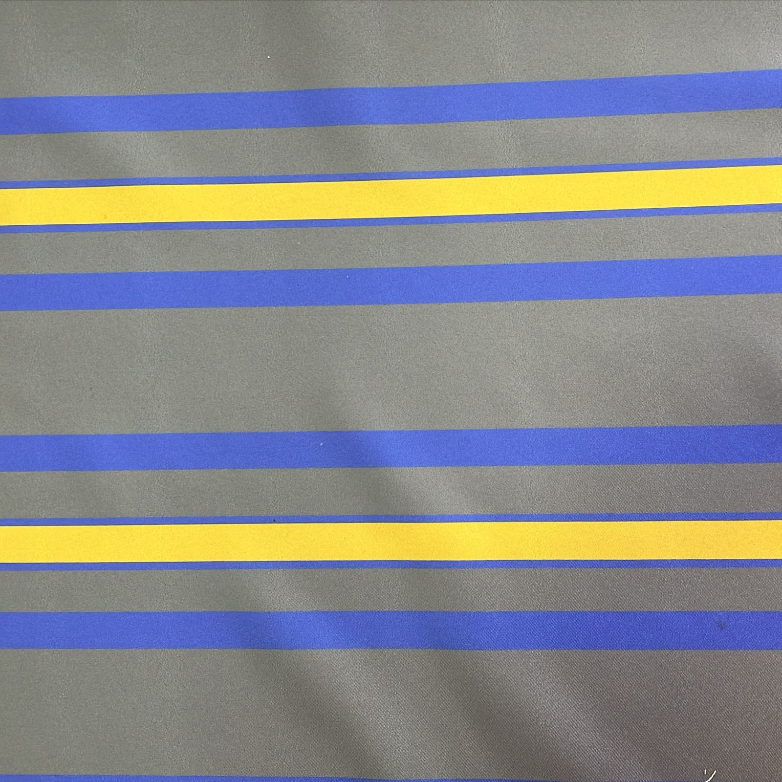 GABARDINE ESTAMPA DE LISTRAS - 100% POLIÉSTER - GRAMATURA 288/GM² - COM 1,50 LG