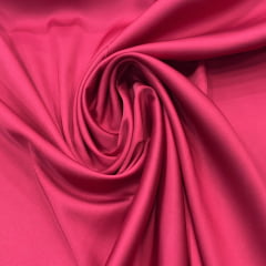 TECIDO CETIM DULL VIVID RED - COR VERMELHO ESCURO - 97% POLIPESTER E 3% ELASTANO - 94 G/M² - COM 1,45 LG