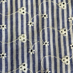 TECIDO COTTON LAZZIE AURORA COM BORDADO E LISTRAS MARINHO 55% ALGODÃO E 45% POLIÉSTER COM 1,40 LG