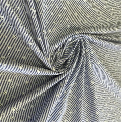 TECIDO COTTON LAZZIE AURORA COM BORDADO E LISTRAS MARINHO 55% ALGODÃO E 45% POLIÉSTER COM 1,40 LG