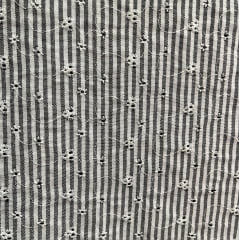 TECIDO COTTON LAZZIE AURORA COM BORDADO E LISTRAS PRETO 55% ALGODÃO E 45% POLIÉSTER COM 1,40 LG