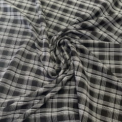 CREPE DIANA - XADREZ BRANCO COM PRETO - 90% POLIÉSTER E 10% ELASTANO - 180 G/M² - COM 1,50 LG
