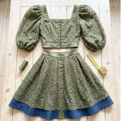 TECIDO TULE BORDADO CELEBRETY EMBROIDERY COR VERDE 100% POLIÉSTER COM 1.27 LG