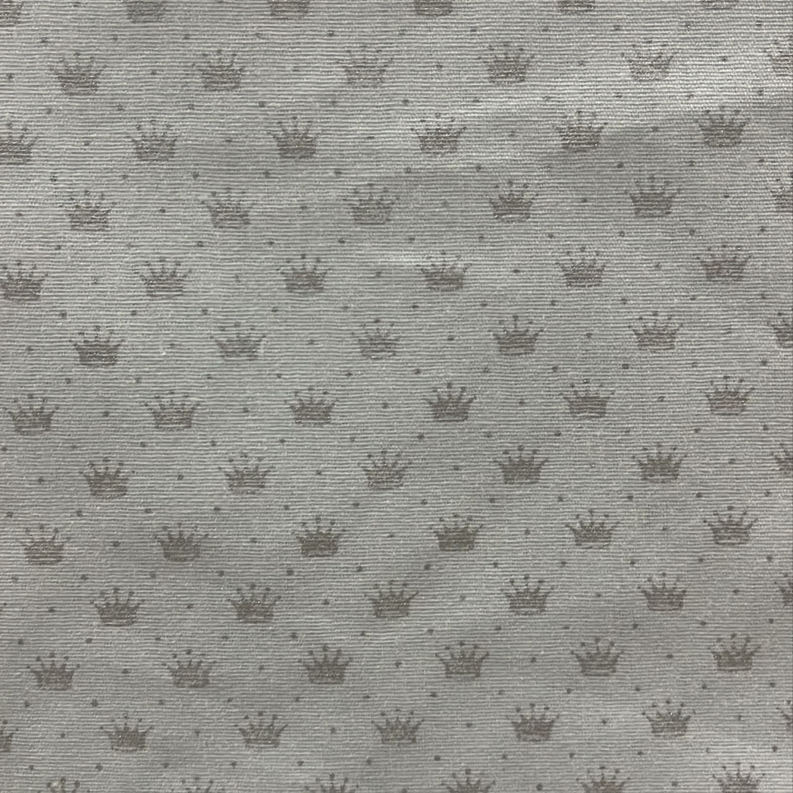 TECIDO TRICOLINE ESTAMPA COROAS PRATEADAS FUNDO BRANCO 100% ALGODÃO COM 1,50 LG 691490D27D8E6