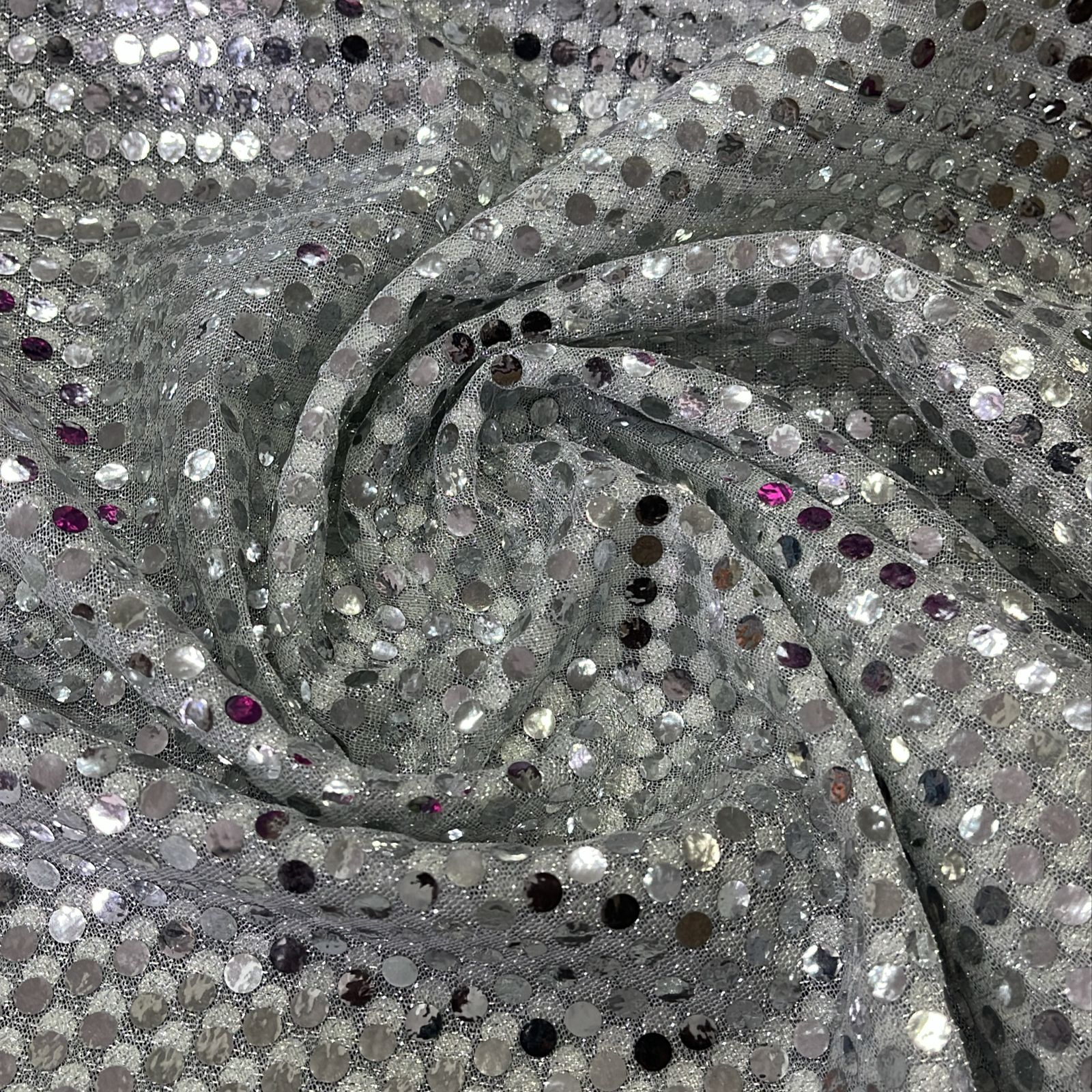 TECIDO PAETÊ FANTASIA - PRATA - 64 G/M² - 100% POLIÉSTER - COM 1,09 DE LARGURA